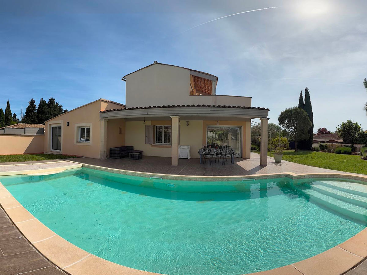 Piscine — vue côté